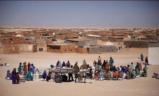 زخم تنموي بالصحراء المغربية يقابله وضع مأساوي بمخيمات تندوف