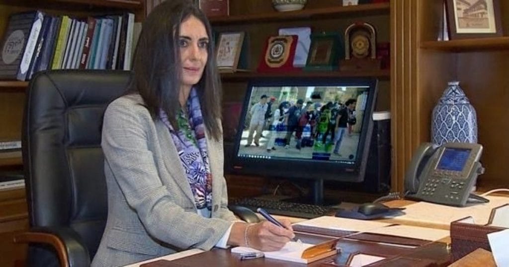 الوزيرة فتاح العلوي .. نشر الإعلانات بالجرائد الورقية والإلكترونية يهم الإعلانات ذات الطابع المالي والصبغة الاقتصادية