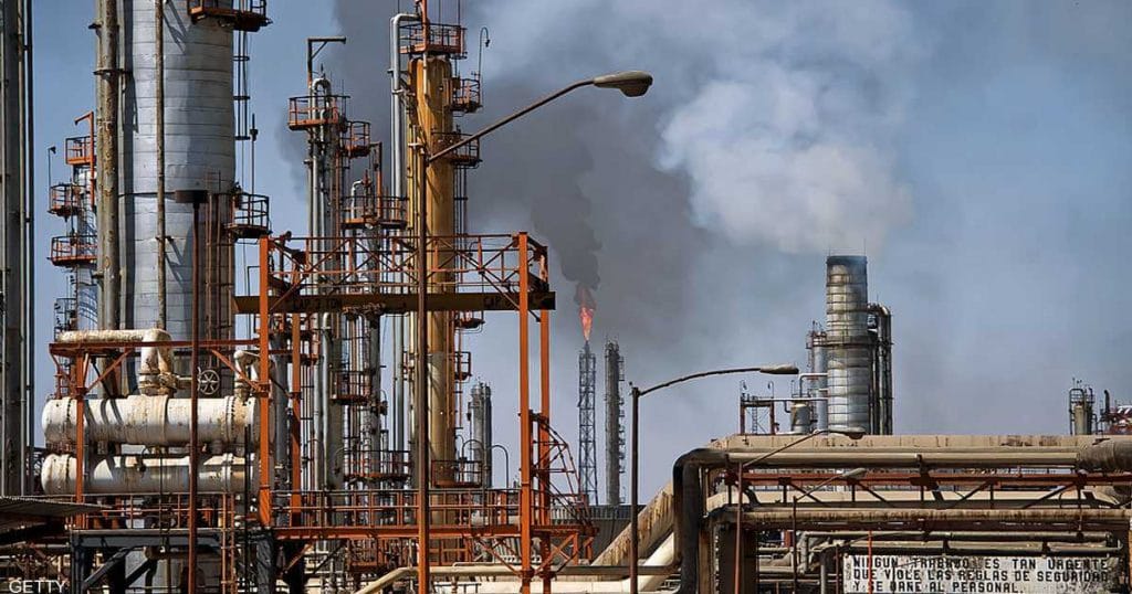 أسعار النفط تتجه نحو تسجيل انخفاض أسبوعي بنحو 4 في المائة