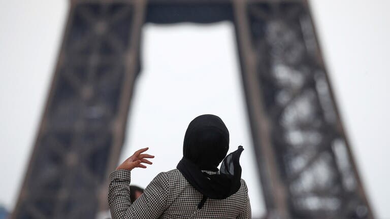 محكمة أوروبية عليا تقر حظرا على ارتداء الحجاب في العمل