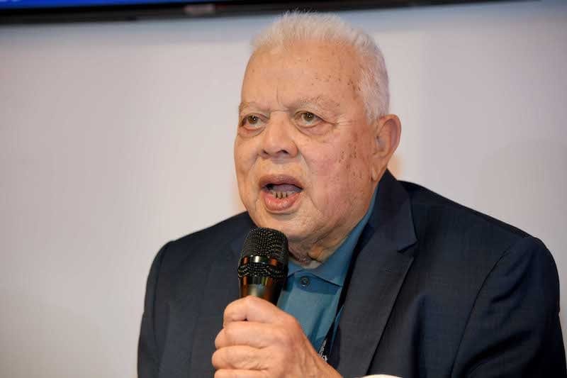 لحظة تكريم استثنائي لأحمد اليبوري بسلا.. الانتصار للأدب المغربي