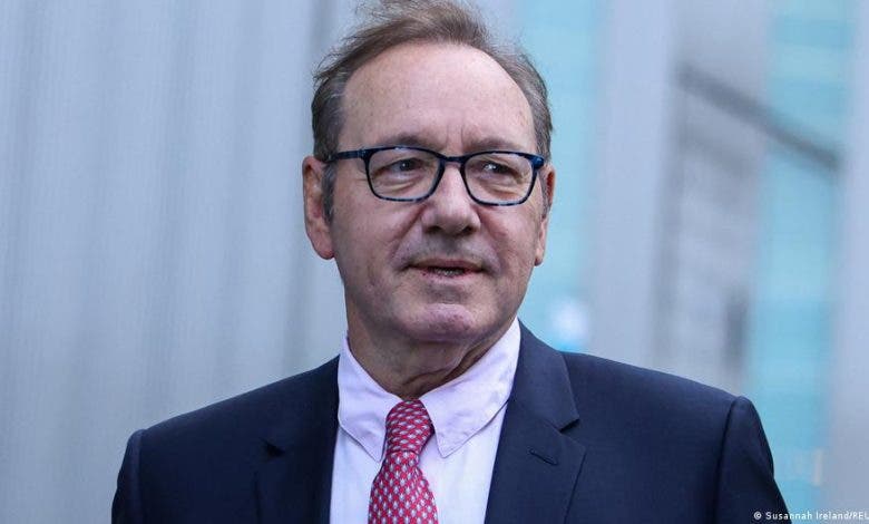 تبرئة النجم الأمريكي كيفن سبايسي من تهم الاعتداءات الجنسية