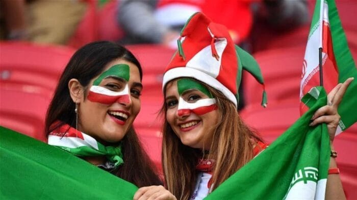 المشجّعات الإيرانيات سيعدن إلى مدرجات ملاعب كرة القدم