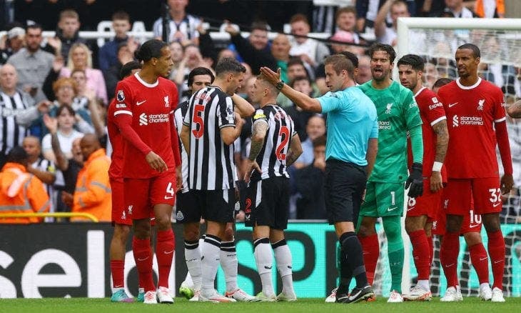 الاتحاد الإنكليزي يوجه اتهاما بسوء التصرف لفان دايك