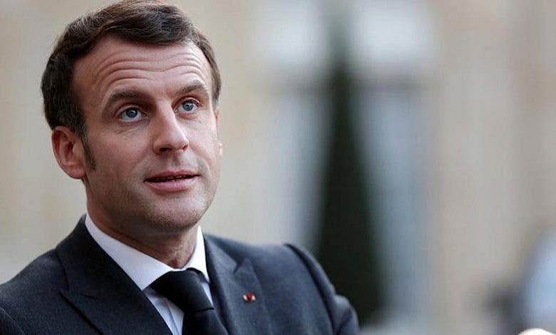 فرنسا: توقيف طبيب فحص ملف تطعيم ماكرون