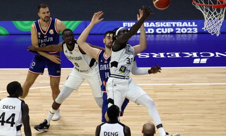 مأساة في كأس العالم لكرة السلة.. لاعب يفقد كليته بعد التحامه بمنافس