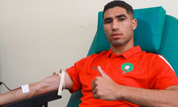 لاعبو المنتخب الوطني يشاركون في حملة للتبرع بالدم بأكادير