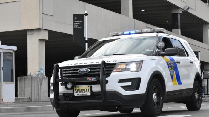 احتفال تحول إلى كابوس.. حادث طعن جماعي على متن قارب في نيويورك