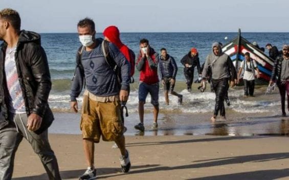 لوموند: الطريق الأطلسي “المُميت” إلى جزر الكناري يبقى هو المسار الرئيسي للمهاجرين من المغرب