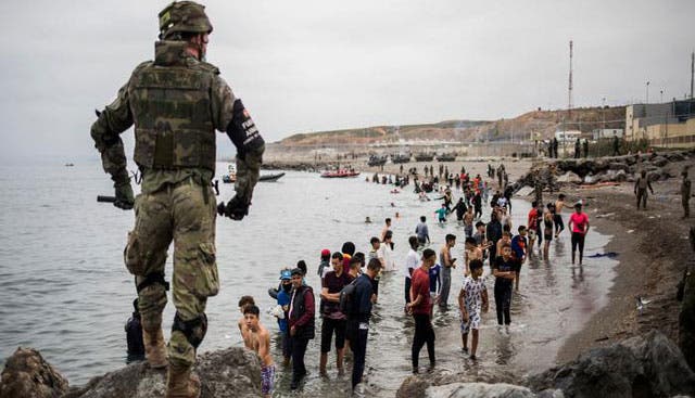 أمهات يناشدن عودة أبنائهن و مقاطعة الحملة التحريضية للهجرة غير الشرعية