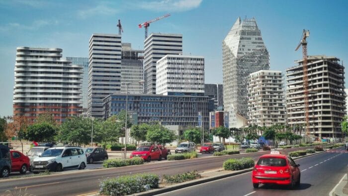 تقرير: المغرب يجذب حوالي 15.8 مليار درهم من الاستثمارات الأجنبية بنمو 55% في 2024