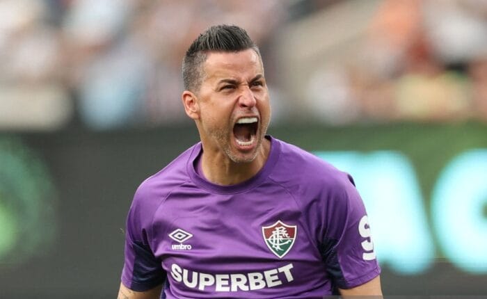 كرةالقدم: الحارس البرازيلي فابيو الأكثر خوضا للمباريات الرسمية الحارس البرازيلي فابيو