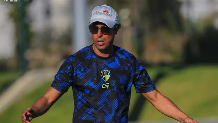 اتحاد طنجة يعلن عن فك الارتباط بالمدرب هلال الطير