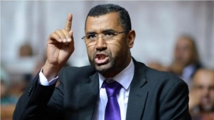 بووانو يتهم الأغلبية الحكومية بـ”السطو على إنجازات الملك”.. ويقول: السرقة تمت تحت الأضواء الكاشفة