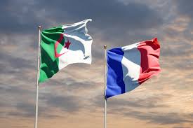 صراع باريس والجزائر… وزير الداخلية الفرنسي يحذر من سياسة “لي الأذرع”