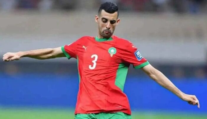الأهلي المصري يضم المدافع المغربي يوسف بلعمري