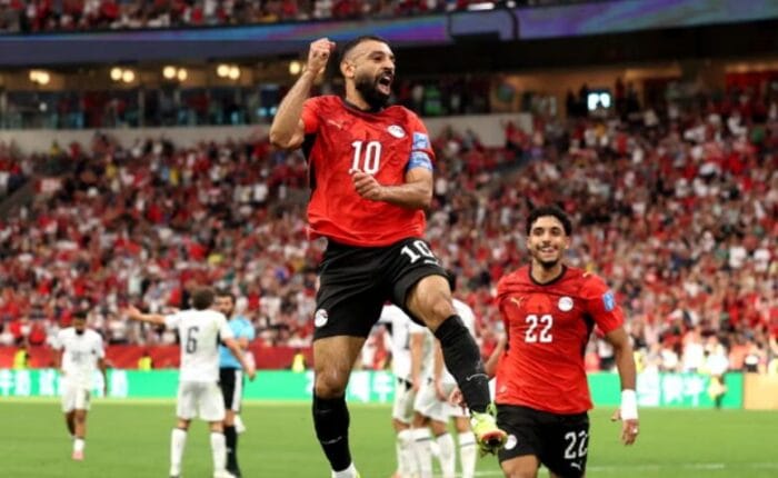 مصر تحقق أول انتصار لها في تاريخ كأس العالم وتعتلي صدارة مجموعتها