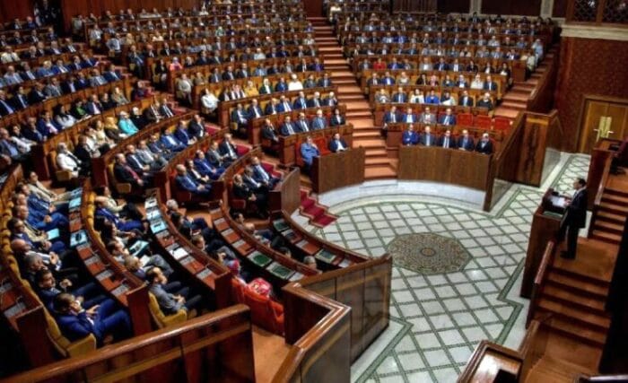 مجلس النواب يصادق على مشروعي قانون إدماج غير حاملي الشهادات وتقليص مدة عمل حراس الأمن الخاص