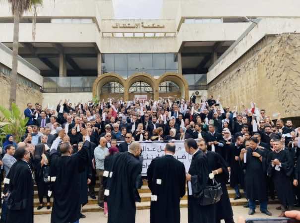 نقيب المحامين بالدار البيضاء يحث المحامين على الحج إلى الرباط لدعم الاعتصام أمام البرلمان